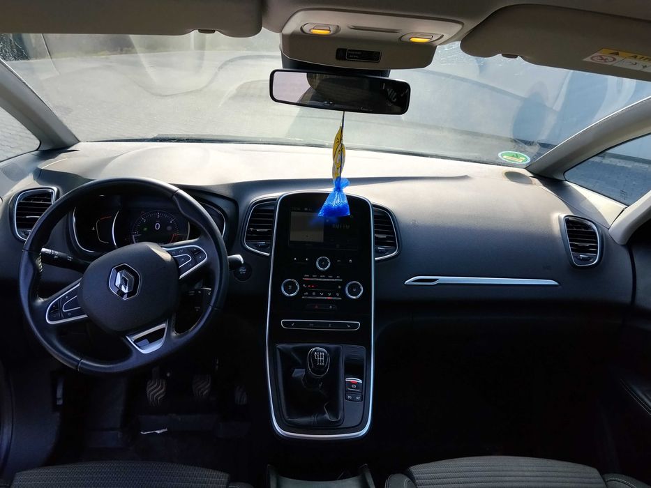 Renault Scenic 1.7 dCi niski przebieg  czujniki parkowania