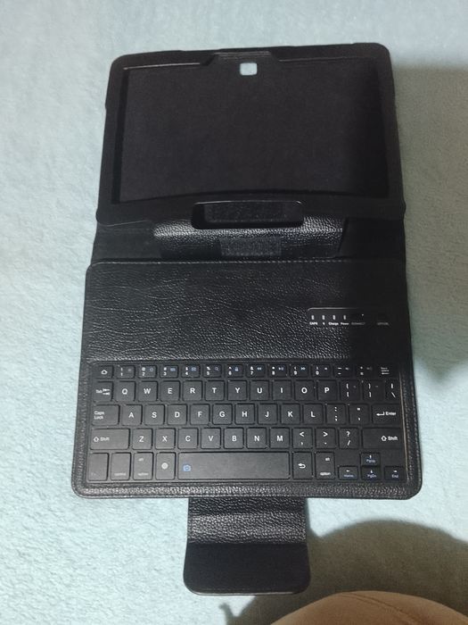 Vendo tablet Samsung com teclado em  bom estado funciona perfeitamente