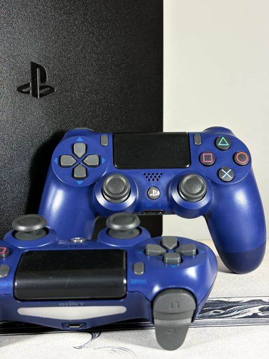 Playstation 4 ( PS4 )