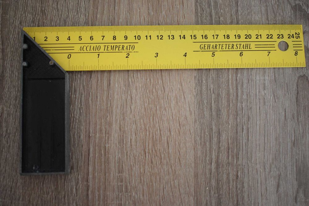 Kątownik stolarski, budowlany, stalowy 300 X 200 mm , sztywny