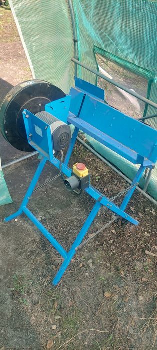 Máquina de cortar lenha