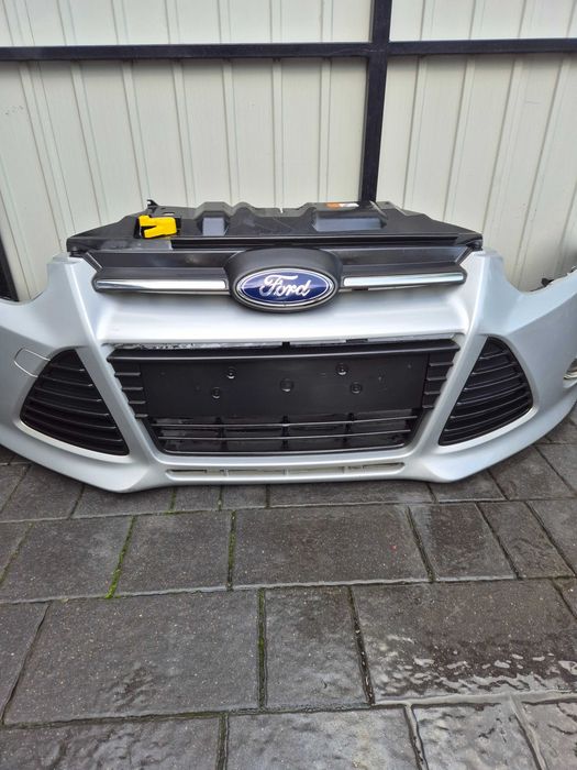 Zderzak przód przedni Ford Focus MK3 rok 11 kod lak 0B OB kompletny