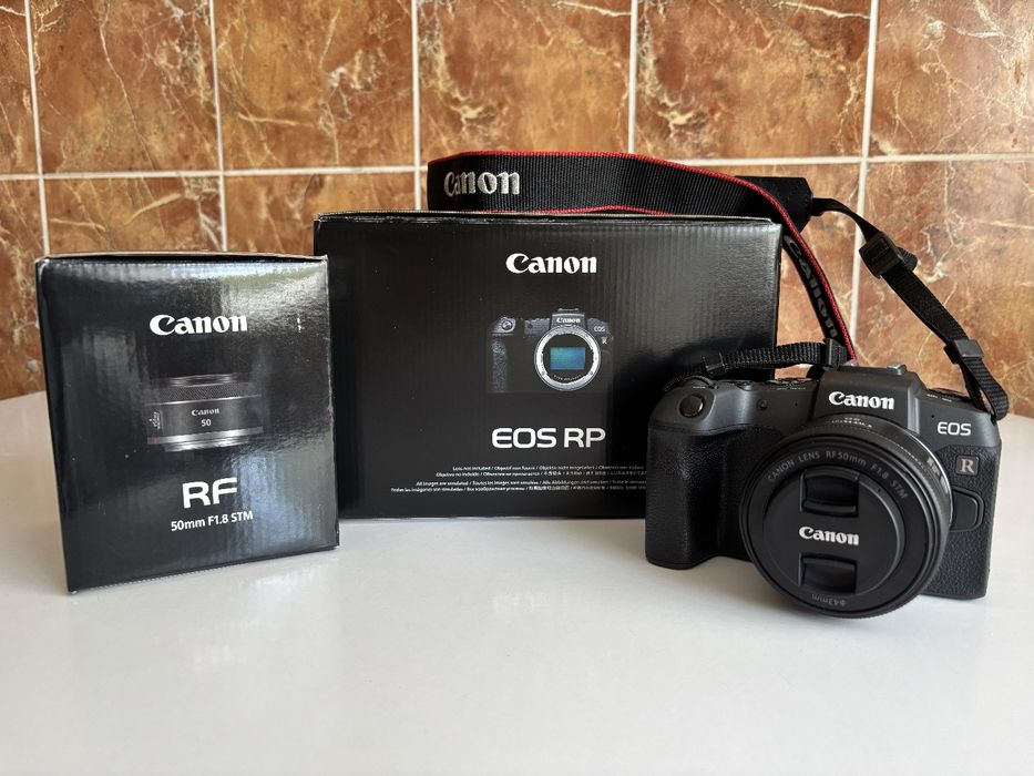 CANON EOS RP + RF 50mm f/1.8 STM — стан нового!
