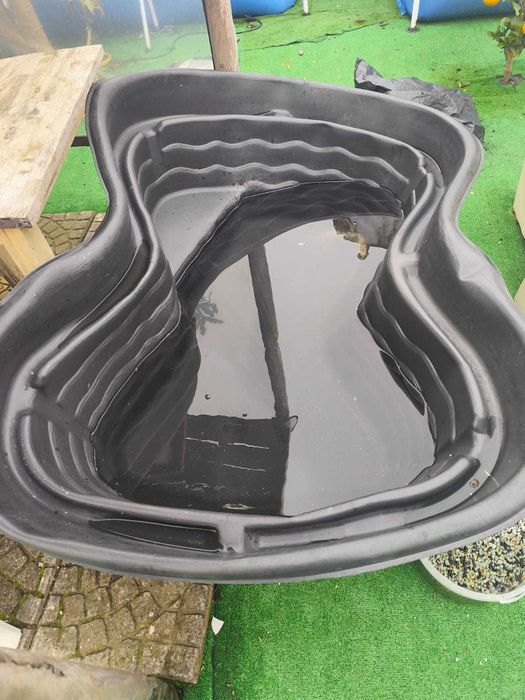 Lago pré fabricado com cascata