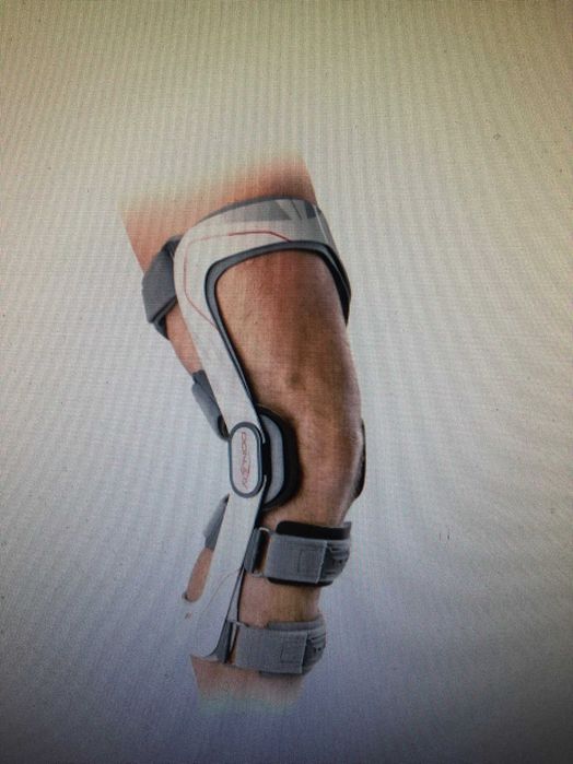 Orteza kolana DonJoy Renegade ultralekka  PRAWA M