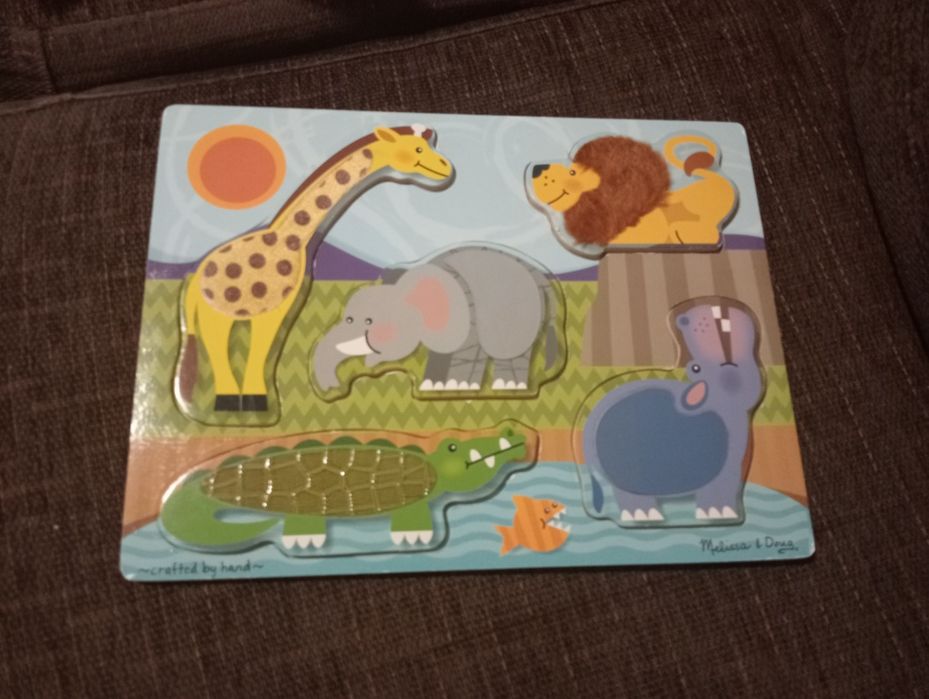 Puzzle animais com texturas em madeira