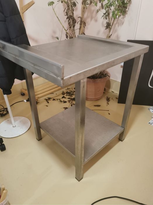 Bancada inox para tabuleiros