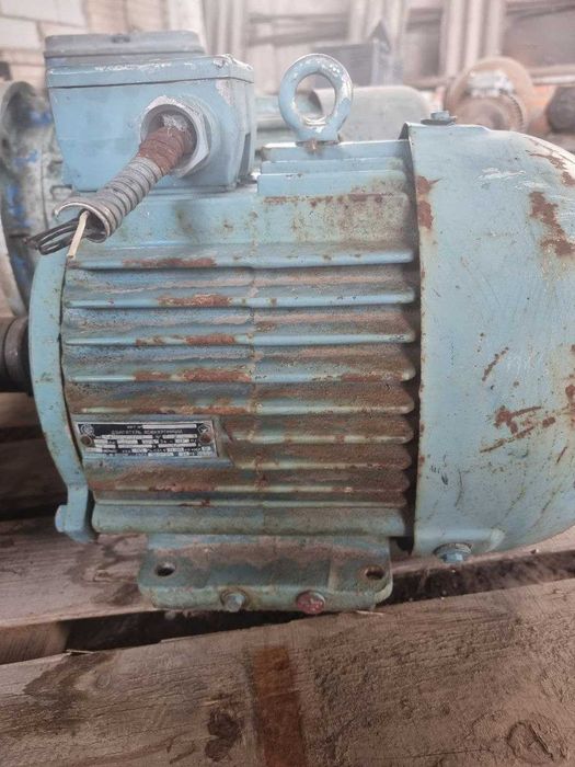 Рабочие электродвигатели МТF 012-6, 4АМ, АО2 по 2.2, 5.5, 7.5, 15 кВт.