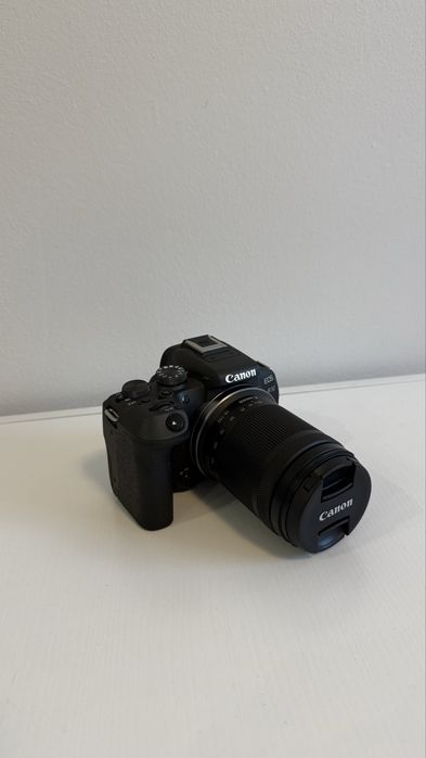 Aparat bezlusterkowy Canon EOS R10