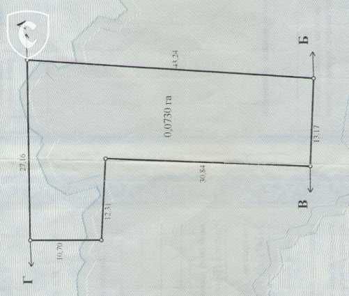 Продається комерційне приміщення з ділянкою.