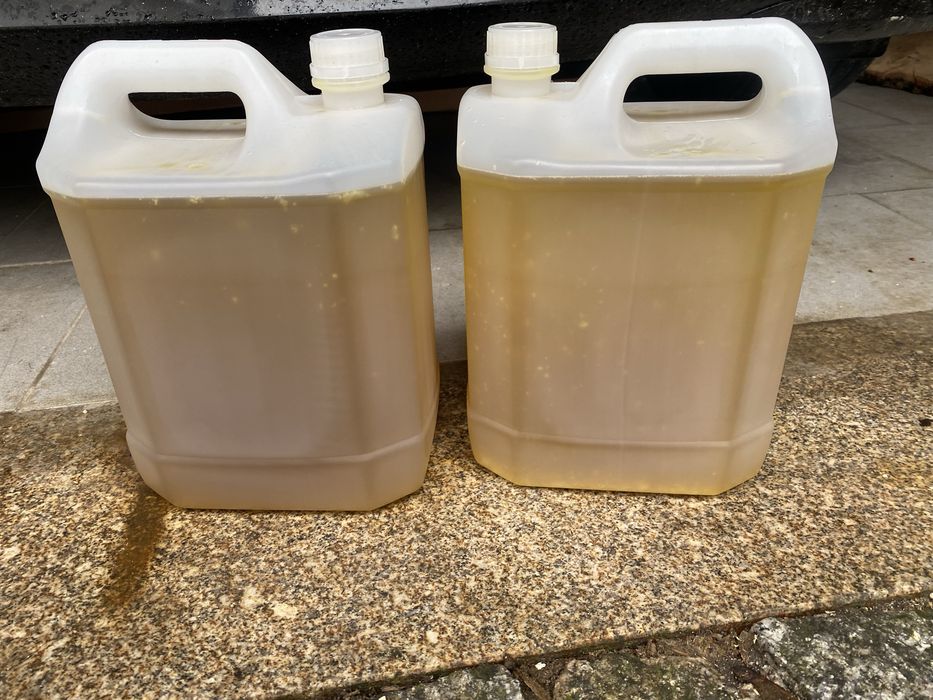 Vendo azeite feito a frio