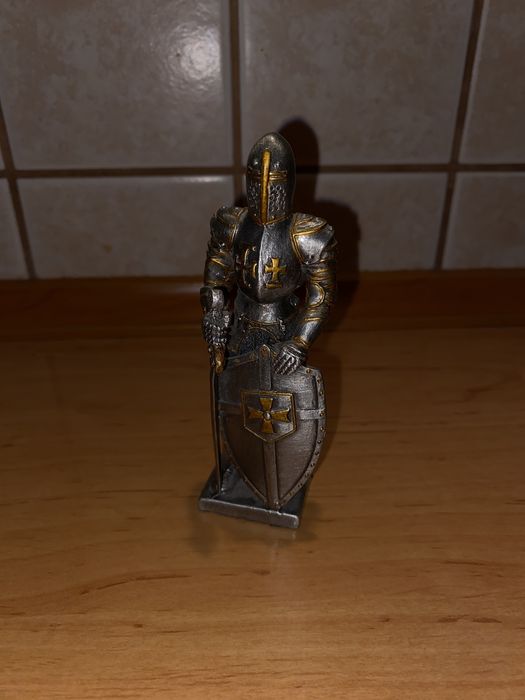 Figurka rycerza w zbroi Veronese