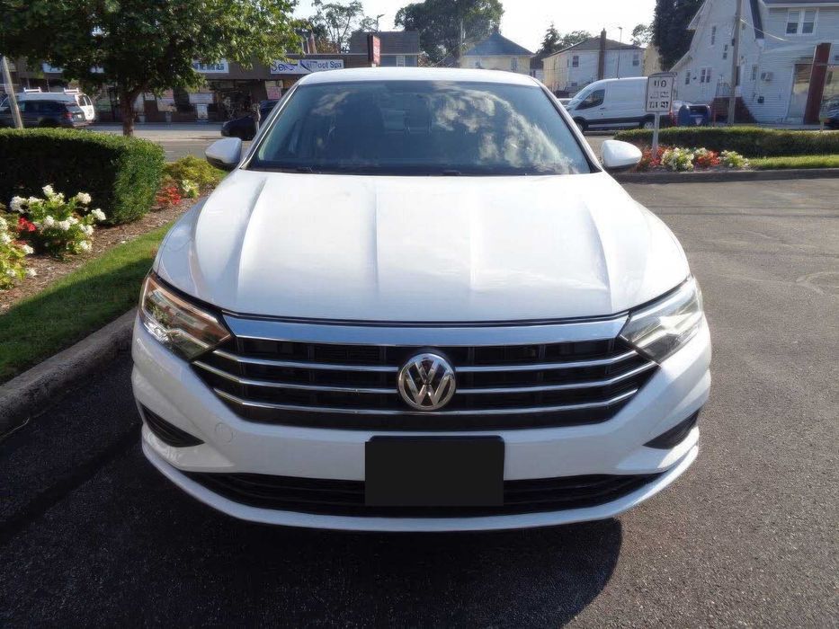 Volkswagen Jetta      2018