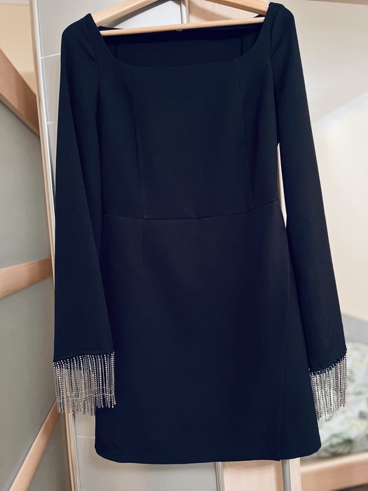 Продам коктельну сукню чорну розмiр М