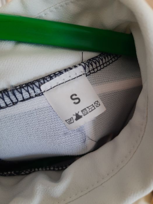 Sukienka z kołnieżykiem w kratę