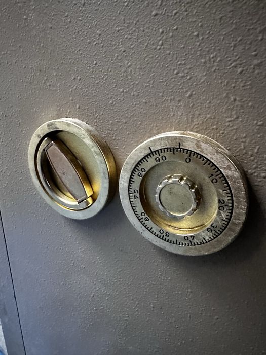 Sejf  85x45x50 sprawny odbiór osobisty