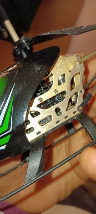 Helicóptero brinquedo