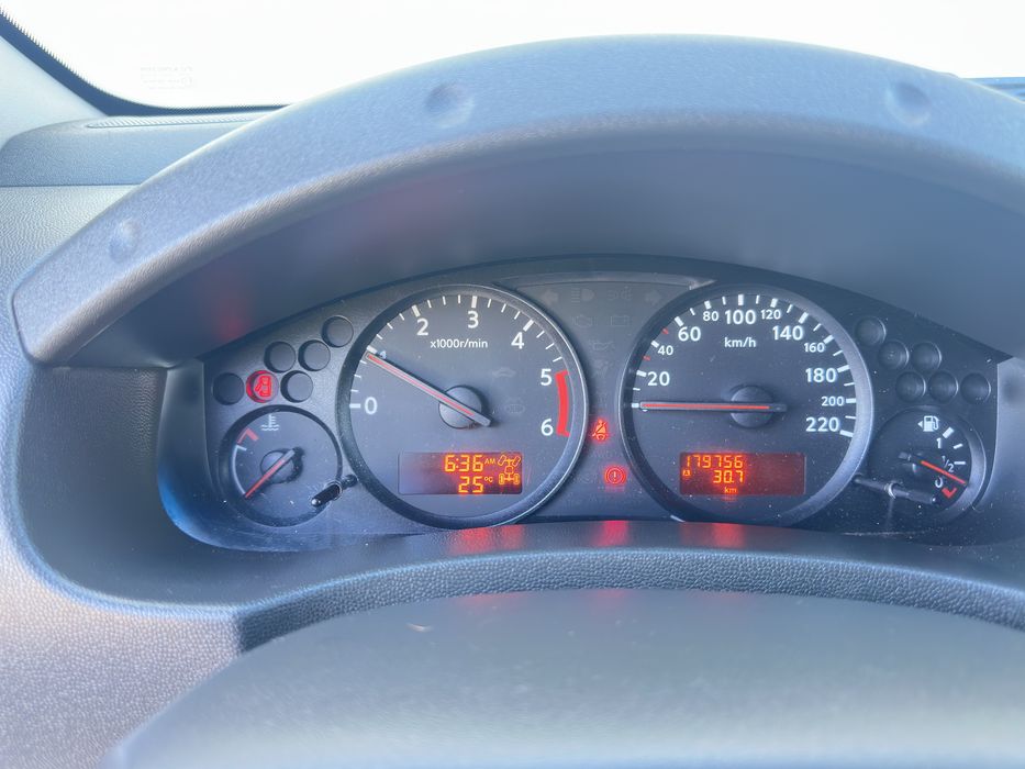 Nisaan Navara D40 190cv