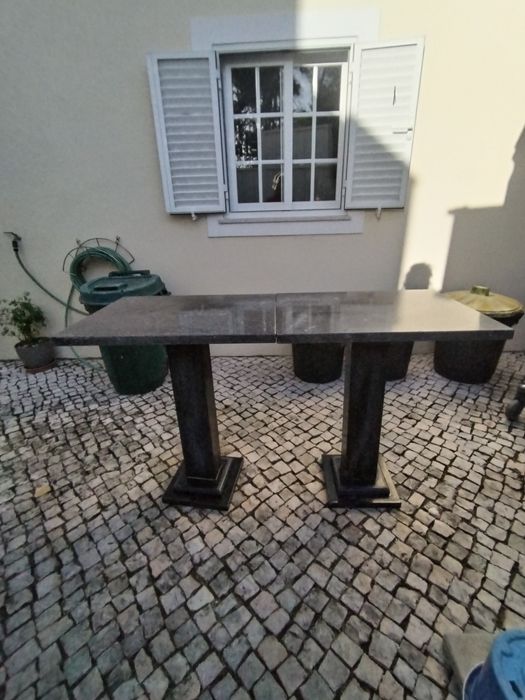 Mesa de Jardim / Exterior 100% Granito Escuro - Valor: 99,99€ (BAIXA DE PREÇO EXCEPCIONALMENTE Hj 26/07/2026 ATÉ 28/07/2026)