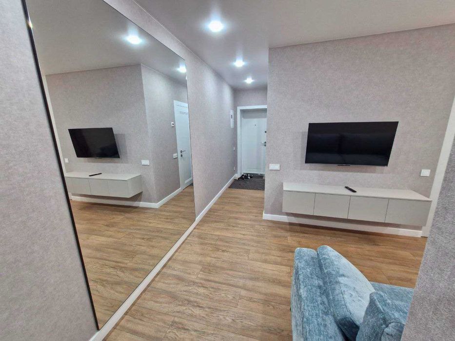 Нова Студія в Парку біля Набережної. Світло 24/7