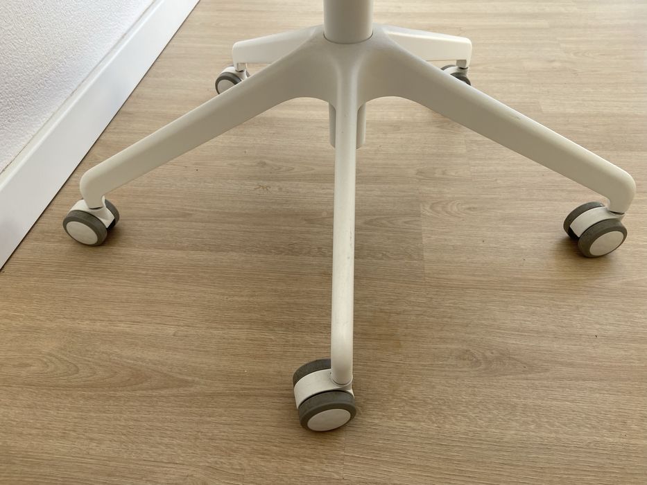 Cadeira escritorio JÄRVFJÄLLET branco