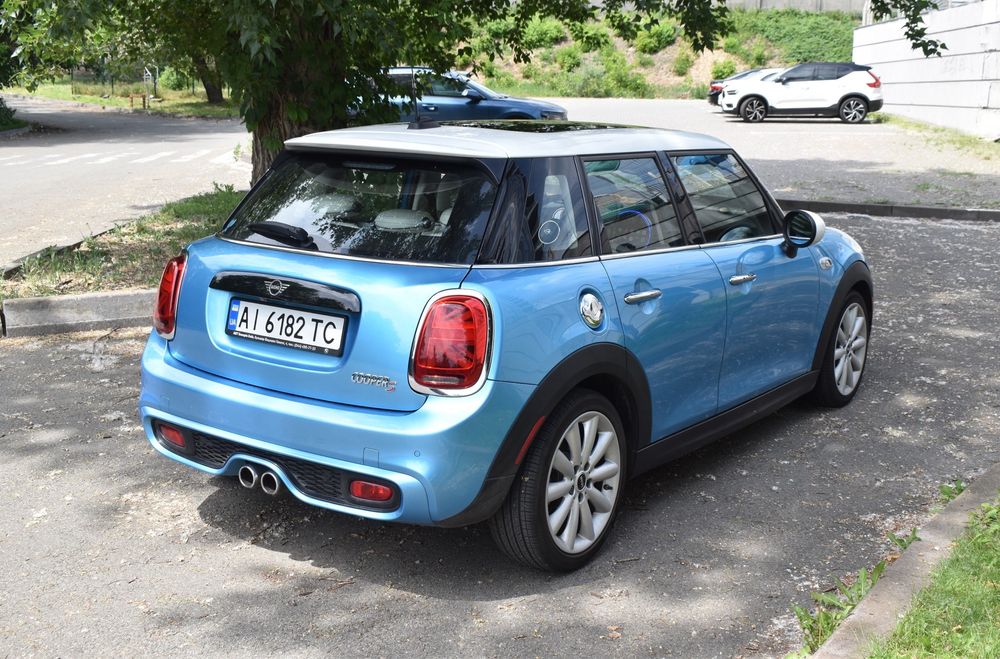 MINI Cooper S F55 2018