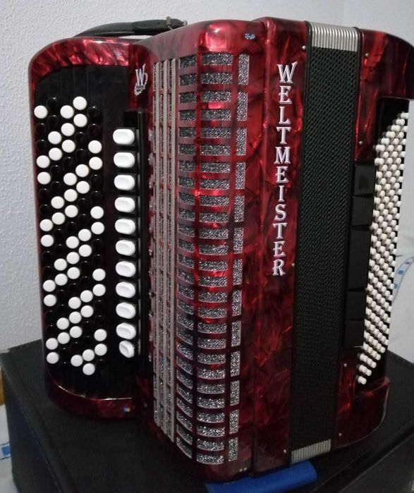Acordeão Weltmeister (4ª voz - 120 baixos)