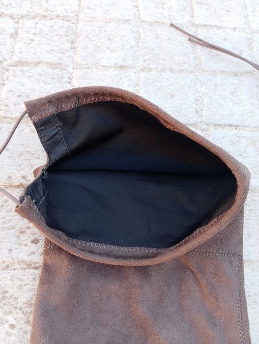 Botas altas castanhas com elástico