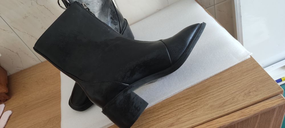 Baixa de preco Botas senhora em pele NOVAS Tam.36