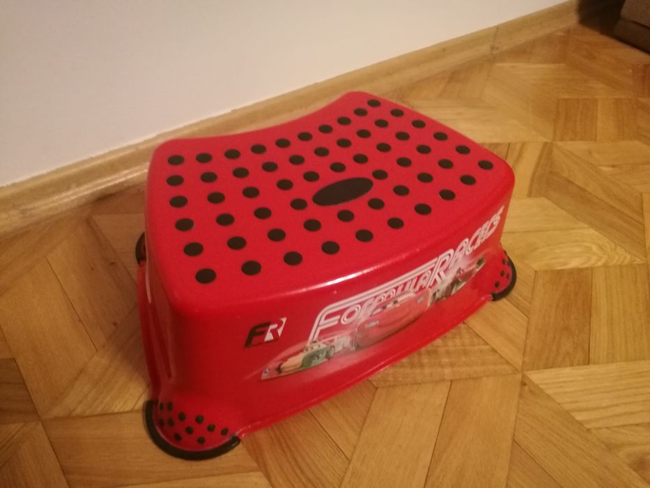 Podstawka podnóżek dla dziecka