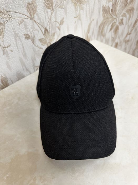 Продаю Мужские кепки чорна