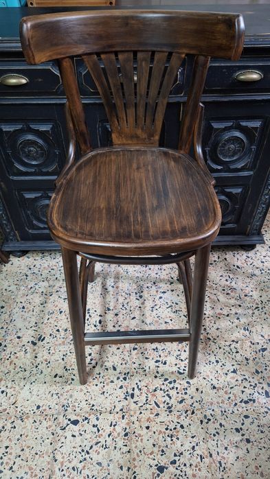 Cadeiras altas bar