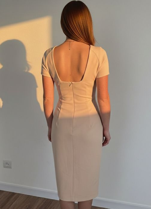 Сукня Zara з привідкритою спиною
