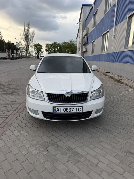 Продам шкоду Октавію 1.6 MPI офіційну не фарбовану  2012г