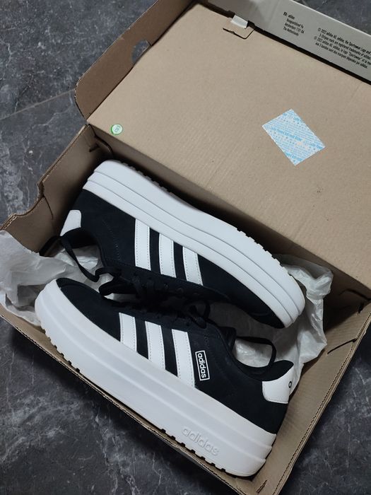 Buty adidas VL Court Bold Lifestyle IH4777 – Czarny | Stylowe i wygodn