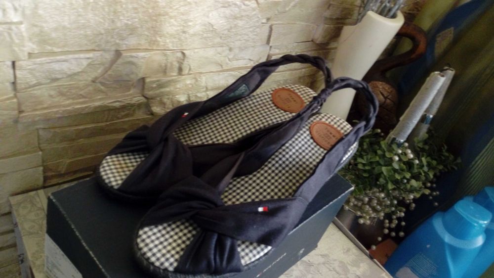 TOMMY HILFIGER MARY - sandały na koturnie, rozmiar 38, stan idealny