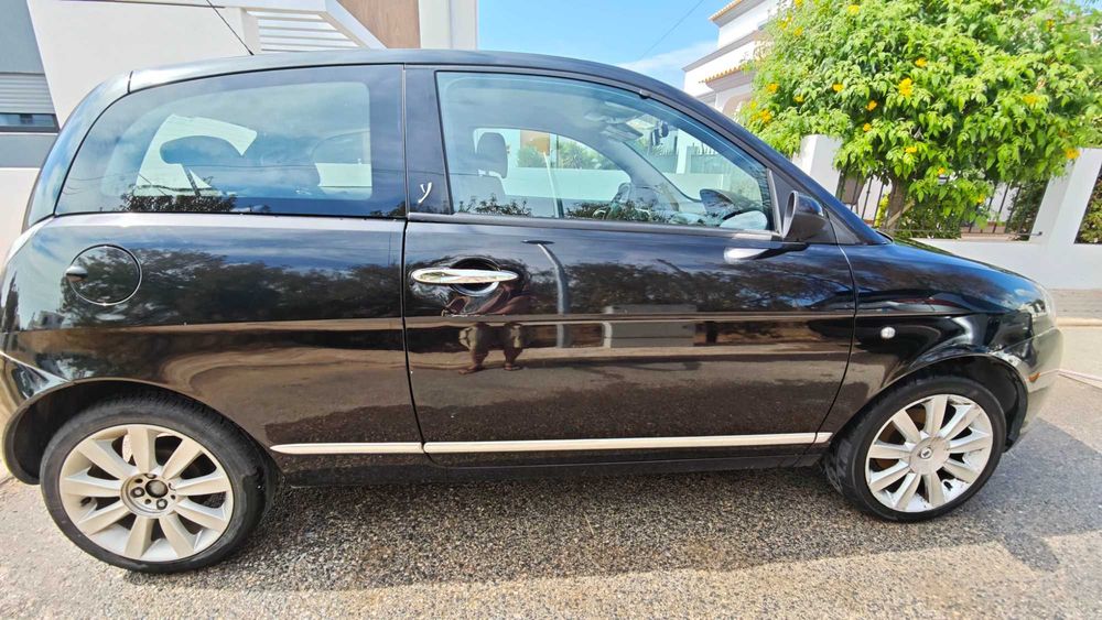Lancia Ypsilon 1.2 motor Fire, em otimo estado.
