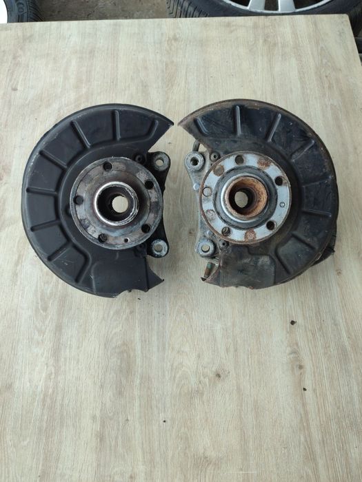 Цапфа, кулак перед/ зад  Volkswagen Passat B6, B7 Octavia A5, Golf