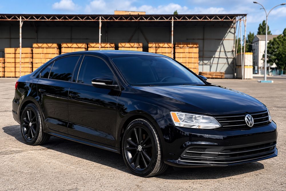 Продам Volkswagen Jetta 2015 года, 1.8 бензин
