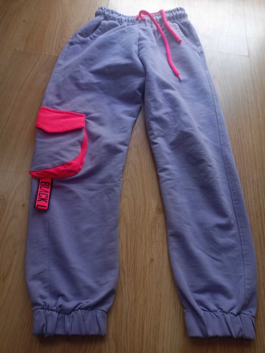 Duży zestaw sportowy na 7-8 lat (Adidas, 4f) kurtka, czapka, bluzy