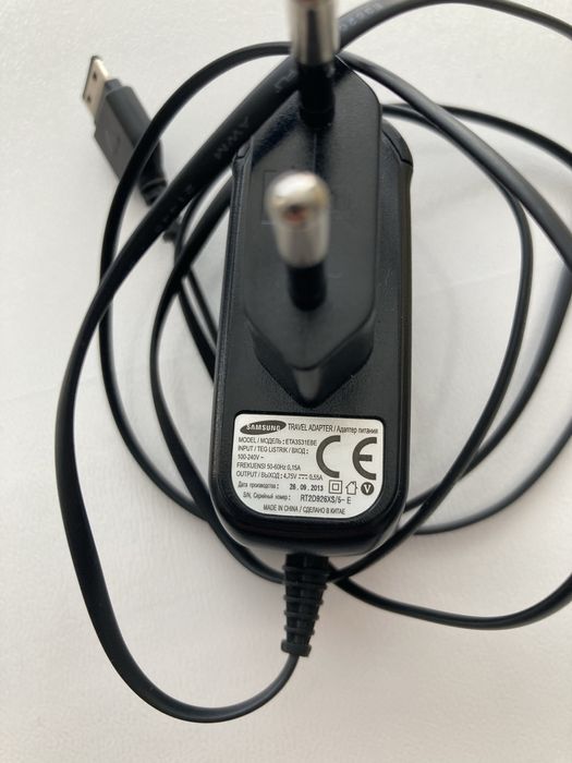 Продам подзарядное устройство переходники