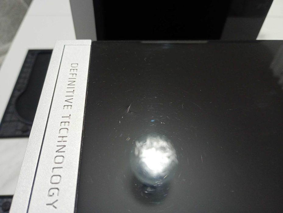 Definitive Technology Demand d7