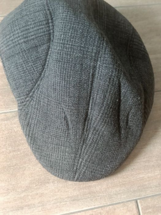Ocieplana czapka z daszkiem