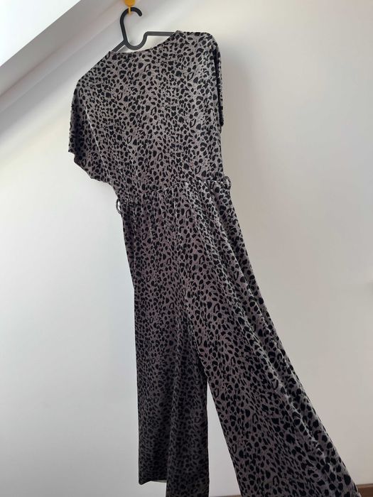 Kombinezon welurowy wieczorowy S-M panterka kopertowy, lato, old money