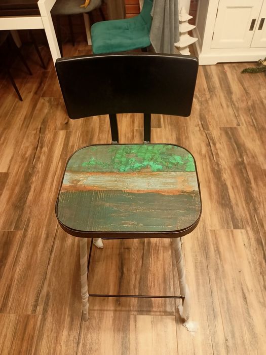 Hokery barowe z litego drewna