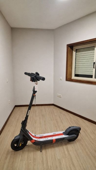 Trotinete Elétrica Segway-Ninebot F25E II