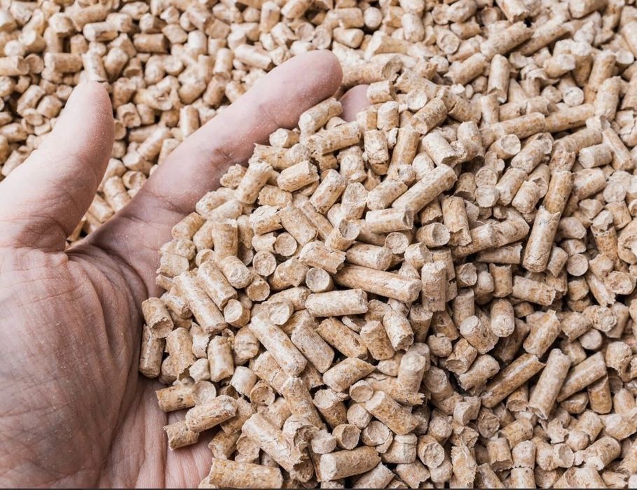 Ekologiczny żwirek jasny z trociny dla zwierząt 15kg