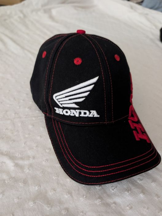 Boné Honda Oficial Preto com Costuras Vermelhas (Ajustável)