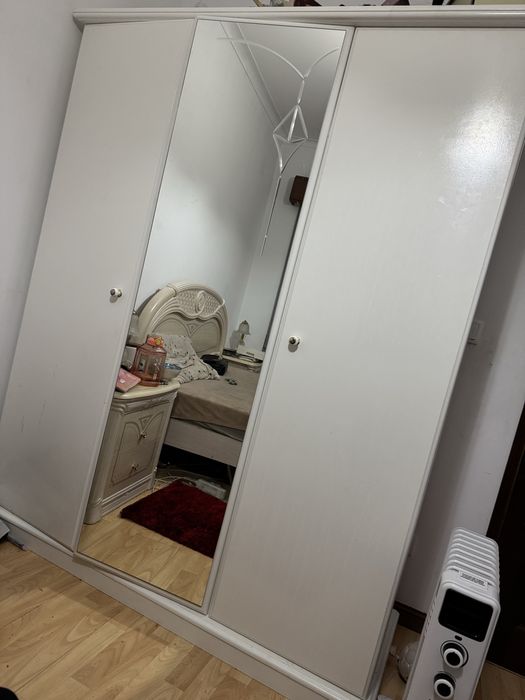 Roupeiro branco disponivel