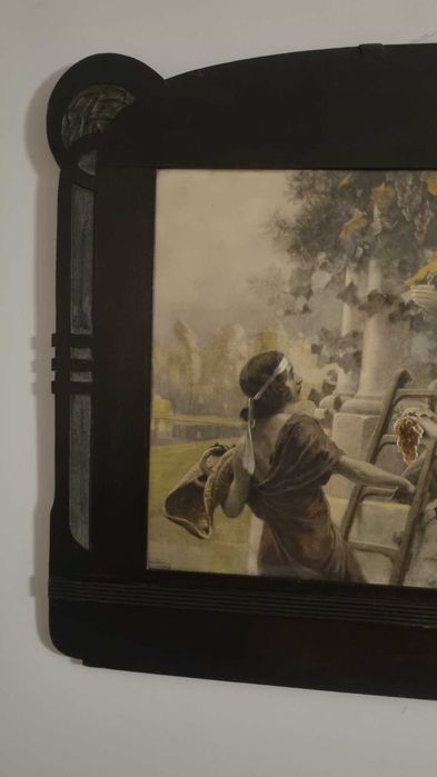 Rama secesyjna dwie kobiety przed secesyjną fontanną Chromolitografia